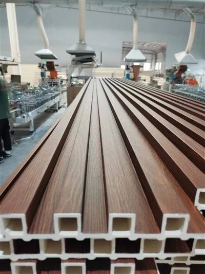 Intern WPC skanalat Wall Panel